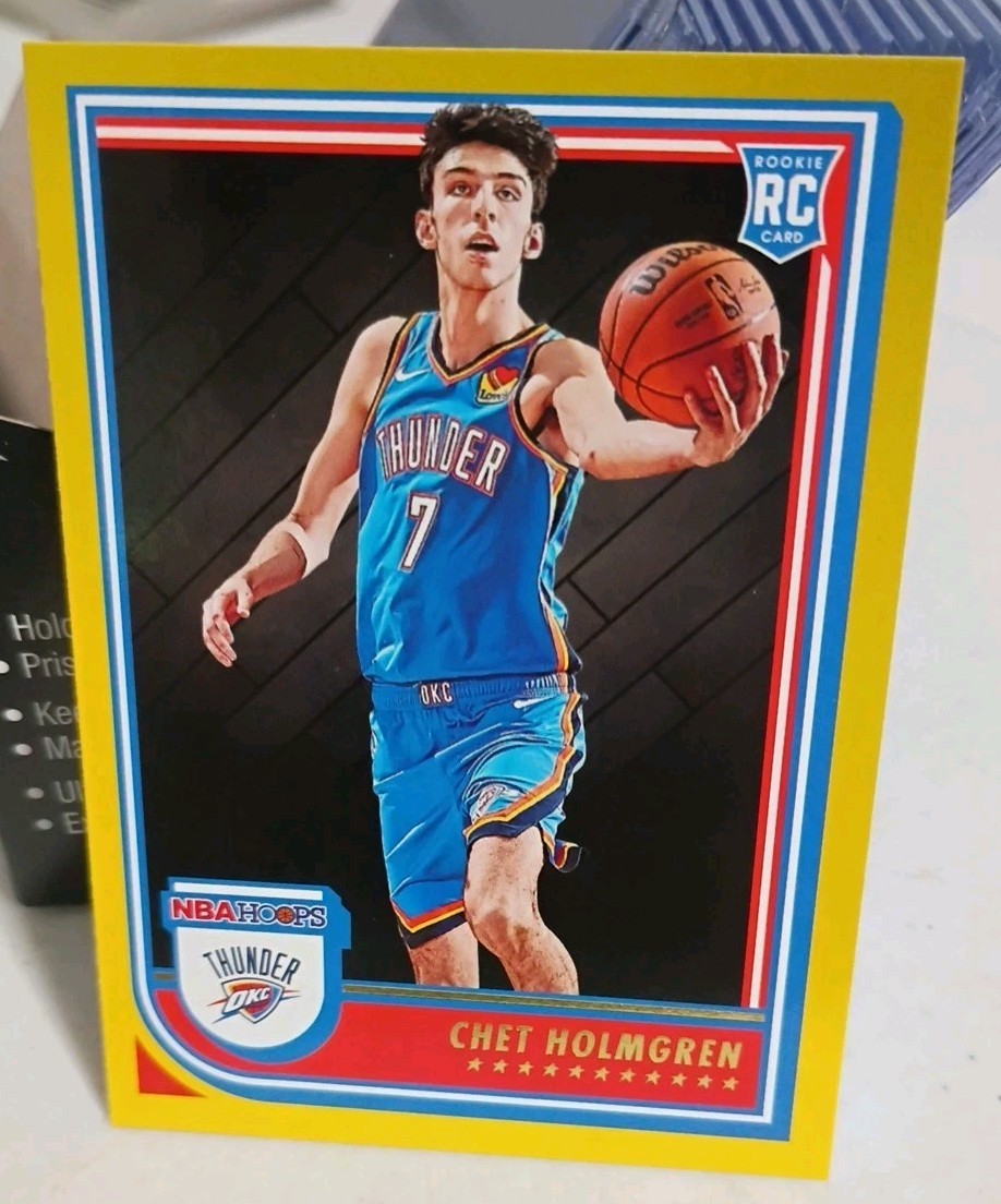 2022-23 Panini NBA Hoops - Rookies Chet Holmgren #232 Yellow (RC)
