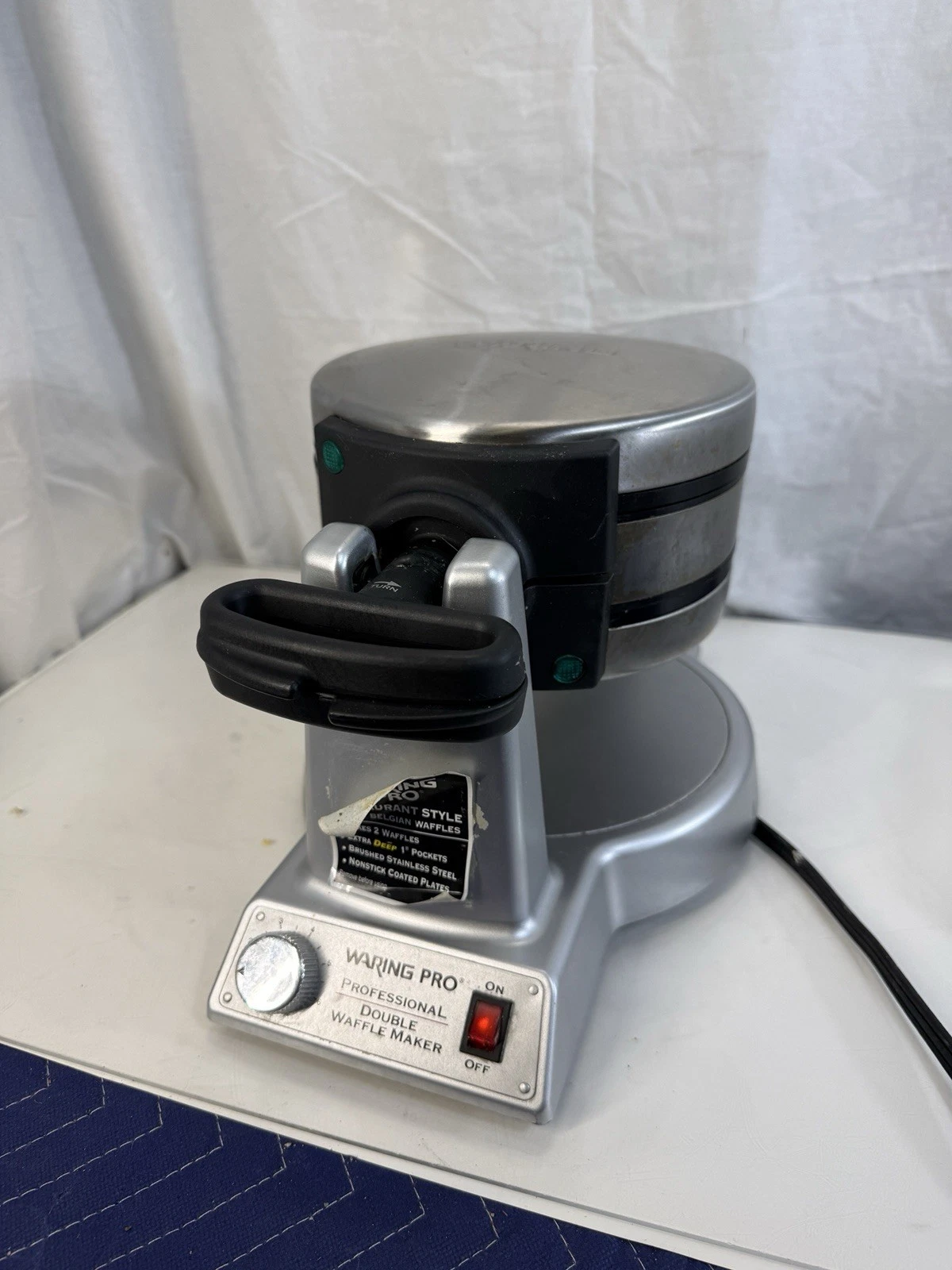Waring Pro Double Waffle Maker – Rotating Belgian Style – Model WMK600 – Tested