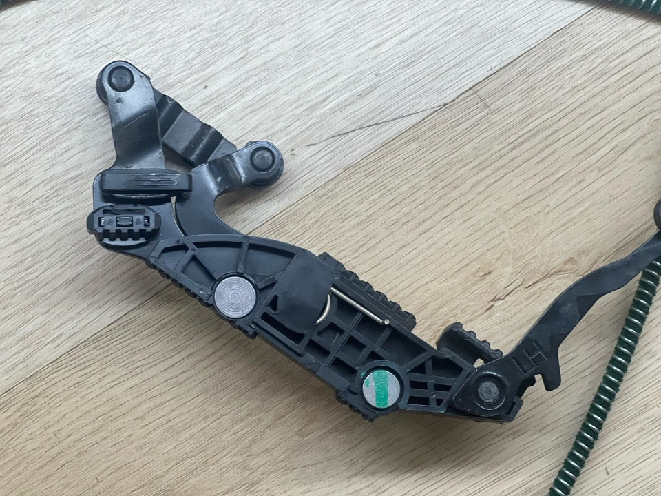 05-08 MINI Cooper Convertible Superior Elevación Delantera Mecanismo de Pestillo Convertible CONDUCTOR Foto 2 de 3