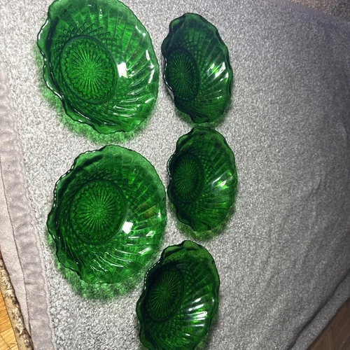 5 Pieces Vintage Anchor Hocking Forest Green Diamond Swirl Bowls With Ruffled