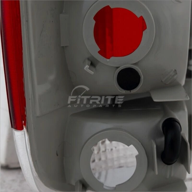 New Right Tail Lamp Lens And Housing Fits Chevrolet Blazer 1995-2005 GM2801126 - Image 4 of 4