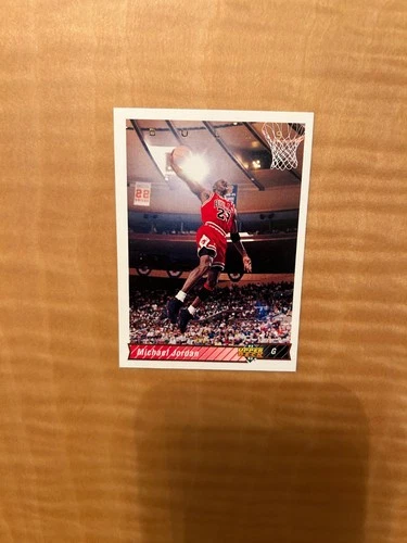 1992-93 UPPER DECK #23 MICHAEL JORDAN!! MINT!! NICELY CENTERED!! $1 SHIPPING!!