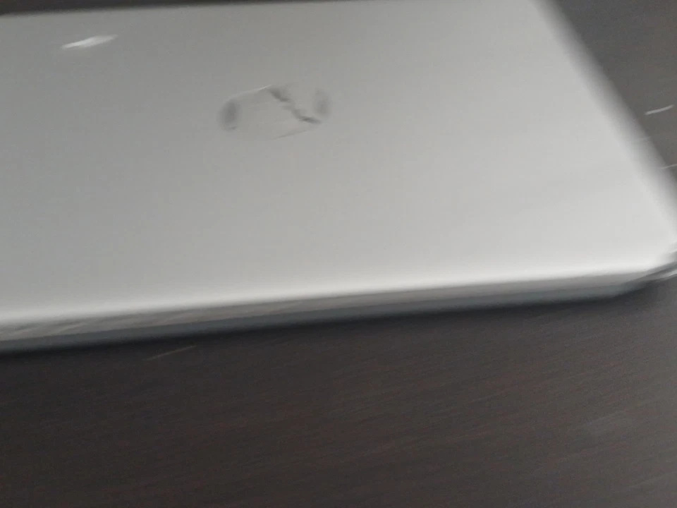 Portátil Windows 10 HP de 14,1 pulgadas Intel Core I3 8 GB RAM 128 GB SSD Foto 4 de 4