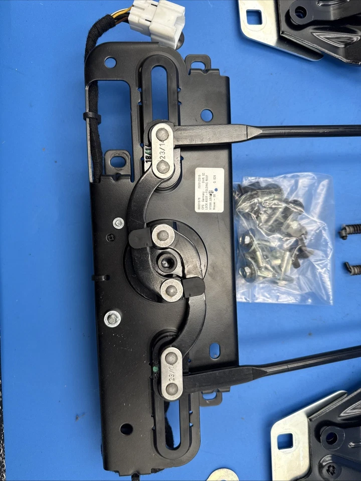 Infiniti G37 Q60 2009-2015 convertible retráctil pestillo de techo conjunto OEM Foto 2 de 4