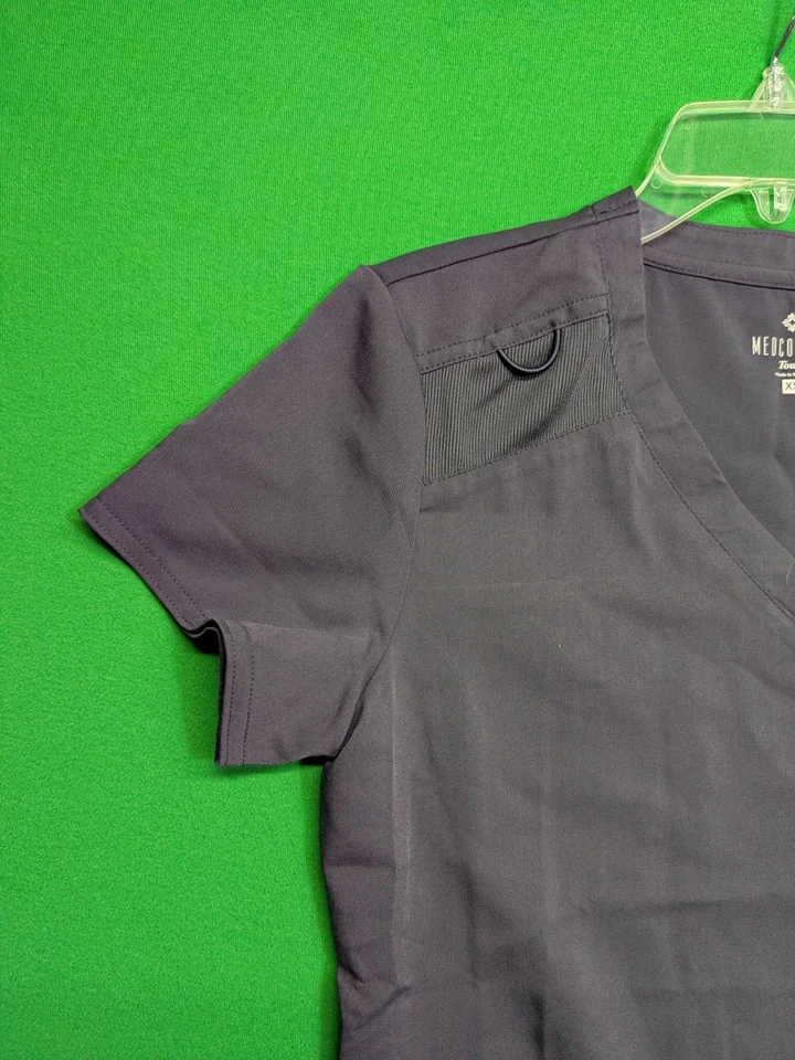 全新带标签 Medcouture 磨砂衬衫女式 XS 柔软触感性能灰色护士上衣 — 第 3/4 张图片