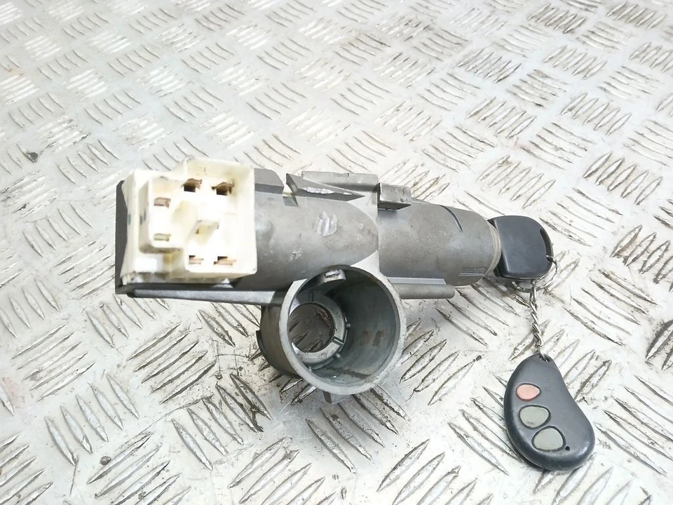 Volkswagen Sharan 1998 Diesel Ignition Lock UST131187 - Image 4 of 4