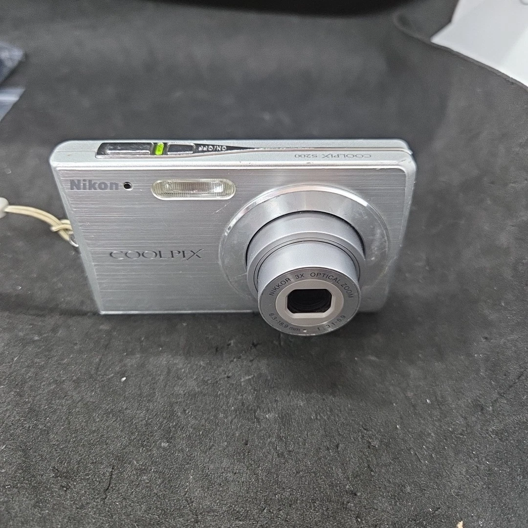 Nikon COOLPIX S200 Digital Cameras for Sale - Shop New & Used