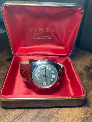 Vintage 1970s Electric Dynabeat "Telephone Dial" Mens wristwatch in box