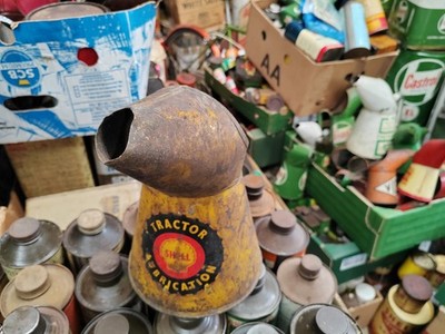 Oldtimer Ölkrug Ausgießer Shell Traktor halbe Gallone