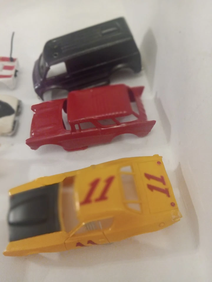 HO JUNKYARD BODIES PLUS TWO NON-RUNNING CHASSIS - Image 4 of 4