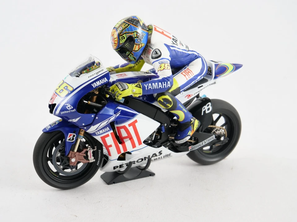 Minichamps Double set Rossi Lorenzo Team fiat yamaha GP Barcelona 2009 - Photo 3/4