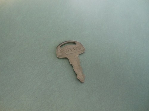 NOS OEM Suzuki Ignition Pre-Cut Key # 450 - Picture 2 of 2