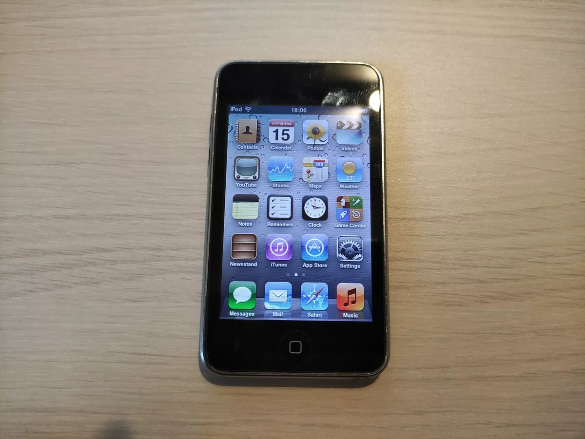 Original Apple iPod Touch 3rd Generation 32 GB Black