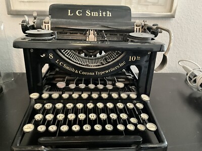 8 LS Smith & Corona Typewriter