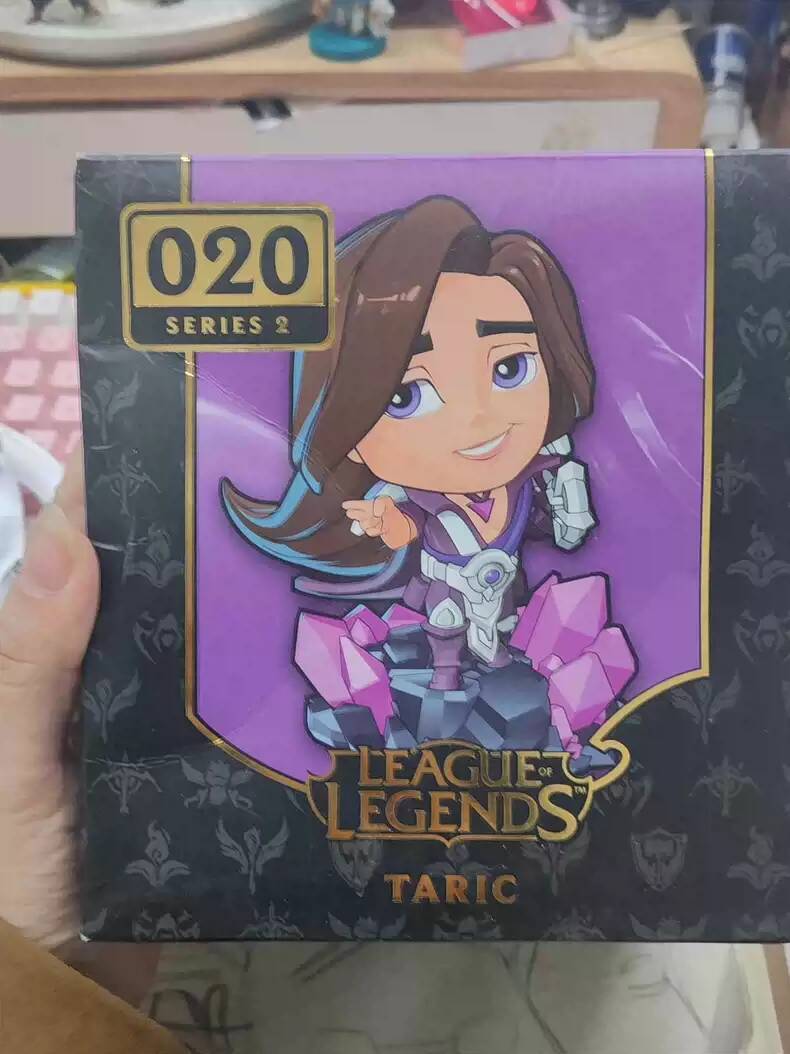 LOL Official League of Legends Taric Mini Statue Pvc The Shield of