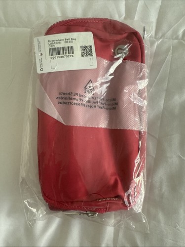 Lululemon Everywhere Belt Bag Cerise Cherry NWT - Picture 4 of 4