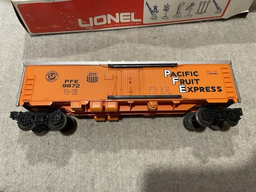 LIONEL PACIFIC FRUIT EXPRESS WOODSIDE REEFER CAR 6-9872 LNIB | eBay