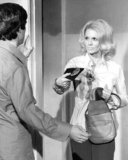 Angie Dickinson as Pepper Anderson shows police badge 1976 Police Woman 11x14