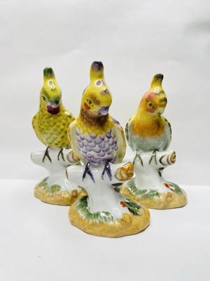 Tozai Home Porcelain Parrot Bird Figurine Chinese Birds Cockatiel Set of 3