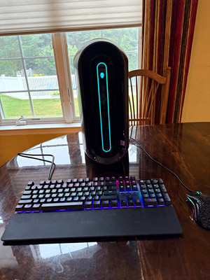 Alienware Aurora R11 pc| Steelseries Apex Pro keyboard | Glorious model O mouse