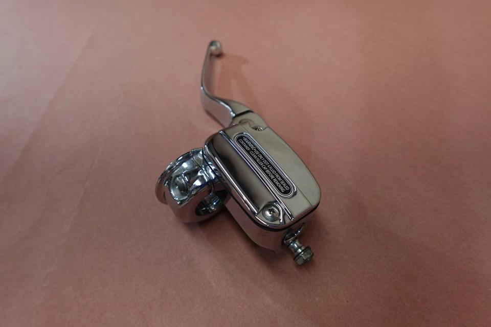 Главный цилиндр переднего сцепления Harley Davidson VRSCSE V-Rod 2005-2006 годов выпуска - Изображение 3 из 4