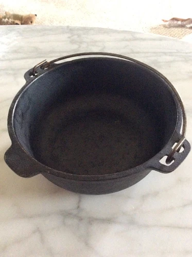 Wagner 1891 original cast iron cookware #6 2 QT. BEAN POT