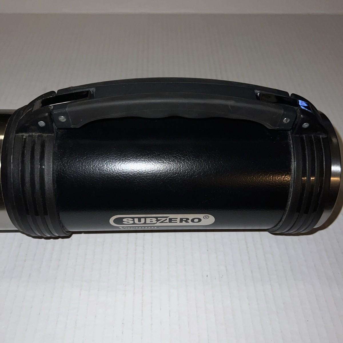 Subzero® 34 oz. Double Wall Vacuum Thermos - Black. NEW