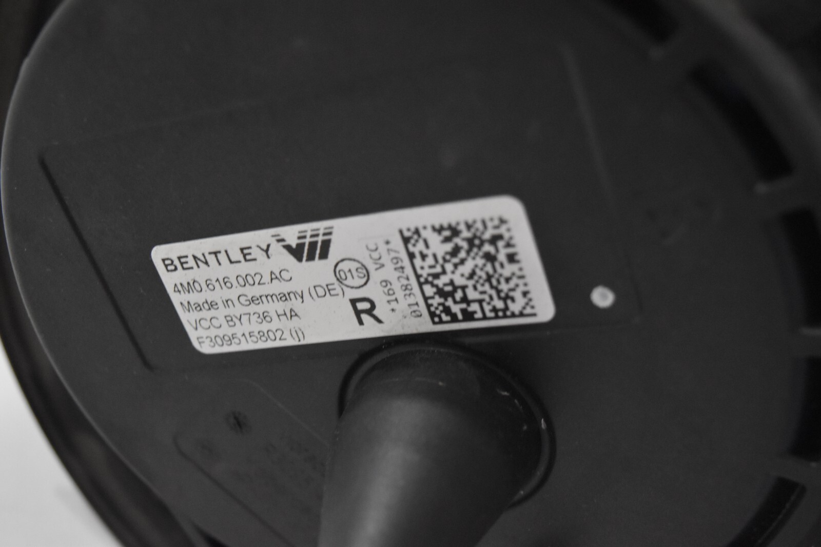 Bentley Bentayga Rear Suspension Air Spring Right 4M0.616.002.AC USED Part