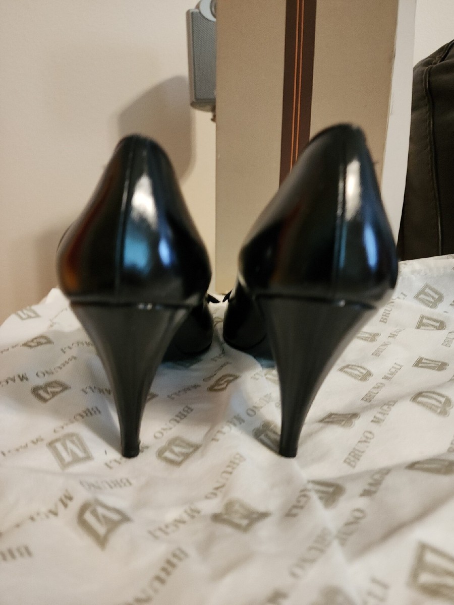 Escarpins Bruno Magli Femme - Noir Satin - Talon Fine - Pointure 8.5 AA (étroit) - Fabriqué En Italie - Occasion