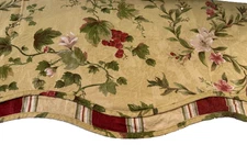 Waverly Valance Chianti Fairfield Grapes Gold Red Scalloped 15 x 74
