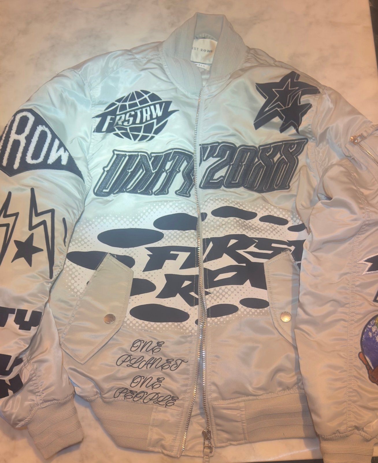 FIRST ROW Light Grey “Unity 200X” Multi Patch Bom… - image 1