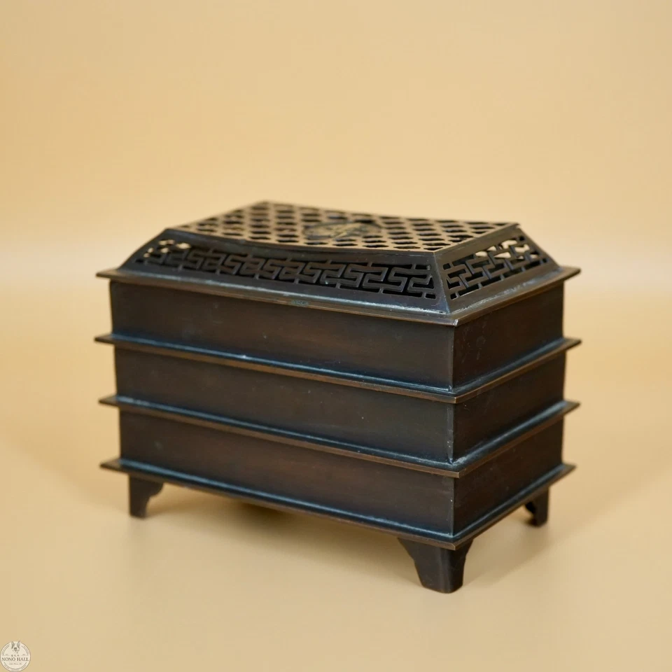 Antiguo quemador de incienso chino con niveles de bronce del período de la República de principios del siglo XX Foto 3 de 4