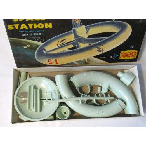 Vintage 1958 Walt Disneys Space Station Strombecker Model Kit D32 100 - Picture 5 of 8