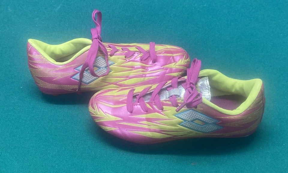 Botines de fútbol Lotto Forza Jr niñas talla 12 color rosa y amarillo ¡Excelente estado! Foto 2 de 4