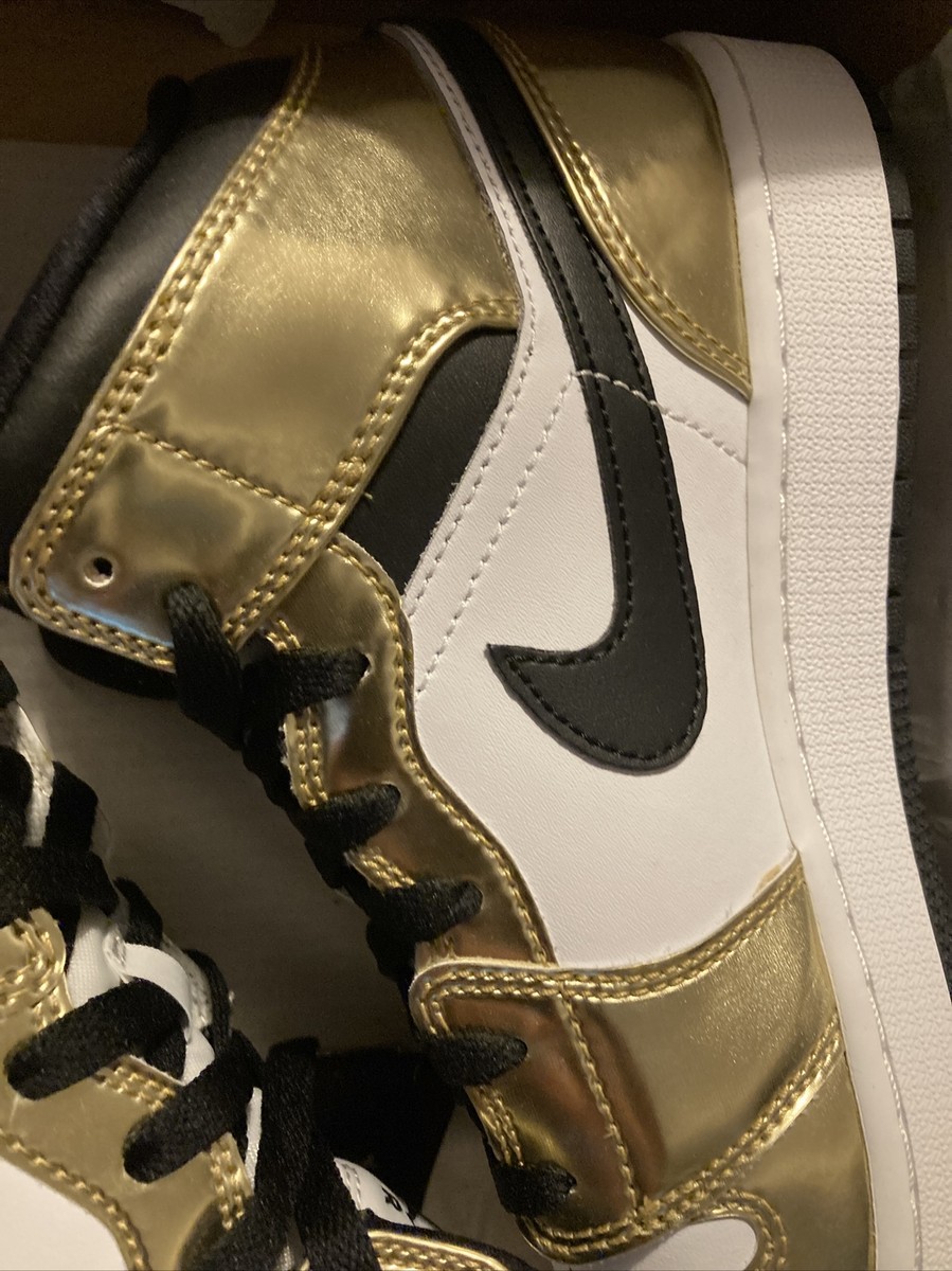 Nike Air Jordan 1 Retro Mid SE Metallic Gold Black White