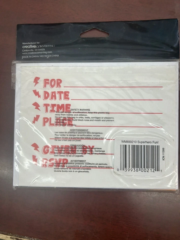 SUPERHERO FUN! 3D PARTY INVITATIONS 8-Cards/Envelopes NEW in Package - Image 2 of 2