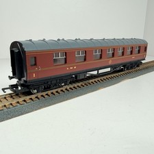 OO Scale Hornby R4130A LMS Composite Coach #4000