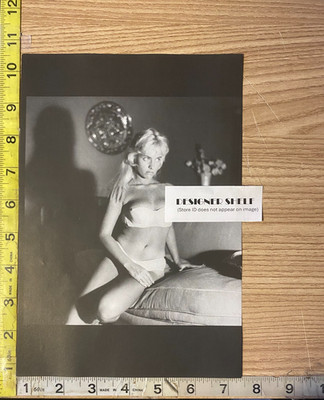 Joy Harmon Pinup Burlesque Lingerie Go-Go 2 Scene Book Photograph