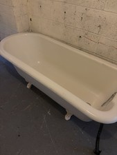 Vintage Cast Iron Roll Top Bath with Claw Feet – Freestanding