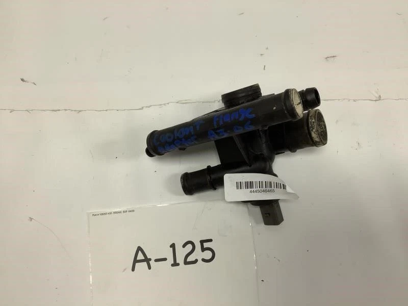 AUDI A3 2006 motor refrigerante brida adaptador conexión tubo manguera OEM+ Foto 4 de 4