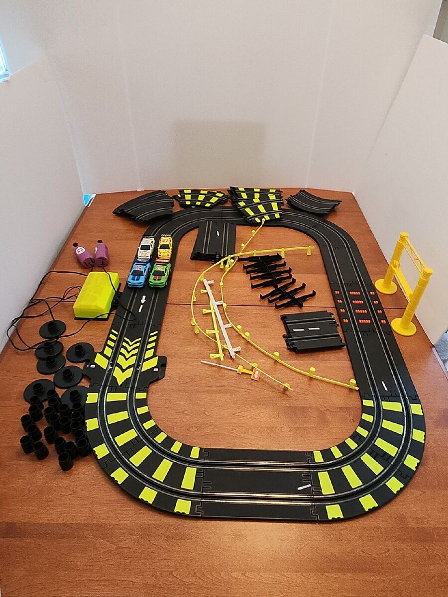 Vintage Grand Tourism Speedtrax slot car Race Track 4 Cars Vintage Grand Tourism Speedtrax slot car Race Track 4 Cars