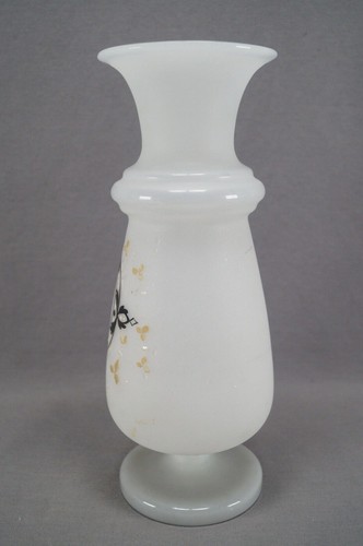 Victorian Bohemian Hand Painted White & Beige Floral Art Nouveau Glass Vase - Picture 6 of 9