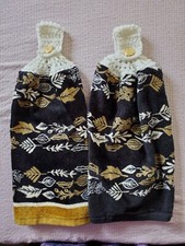 Set of 2 hanging kitchen towels with a handmade crochet tops