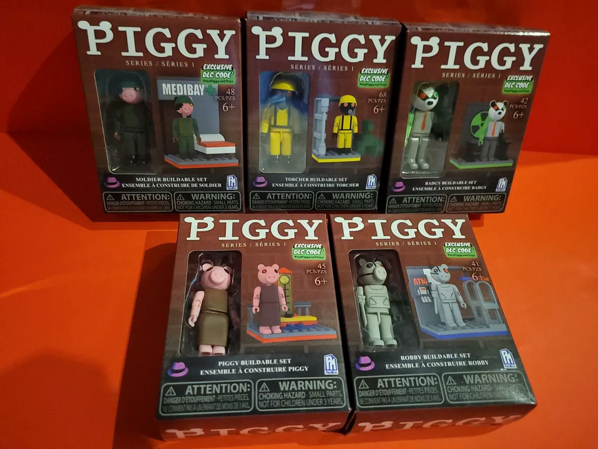 PIGGY Roblox Series 1 PIGGY Buildable Set with Exclusive DLC Code New