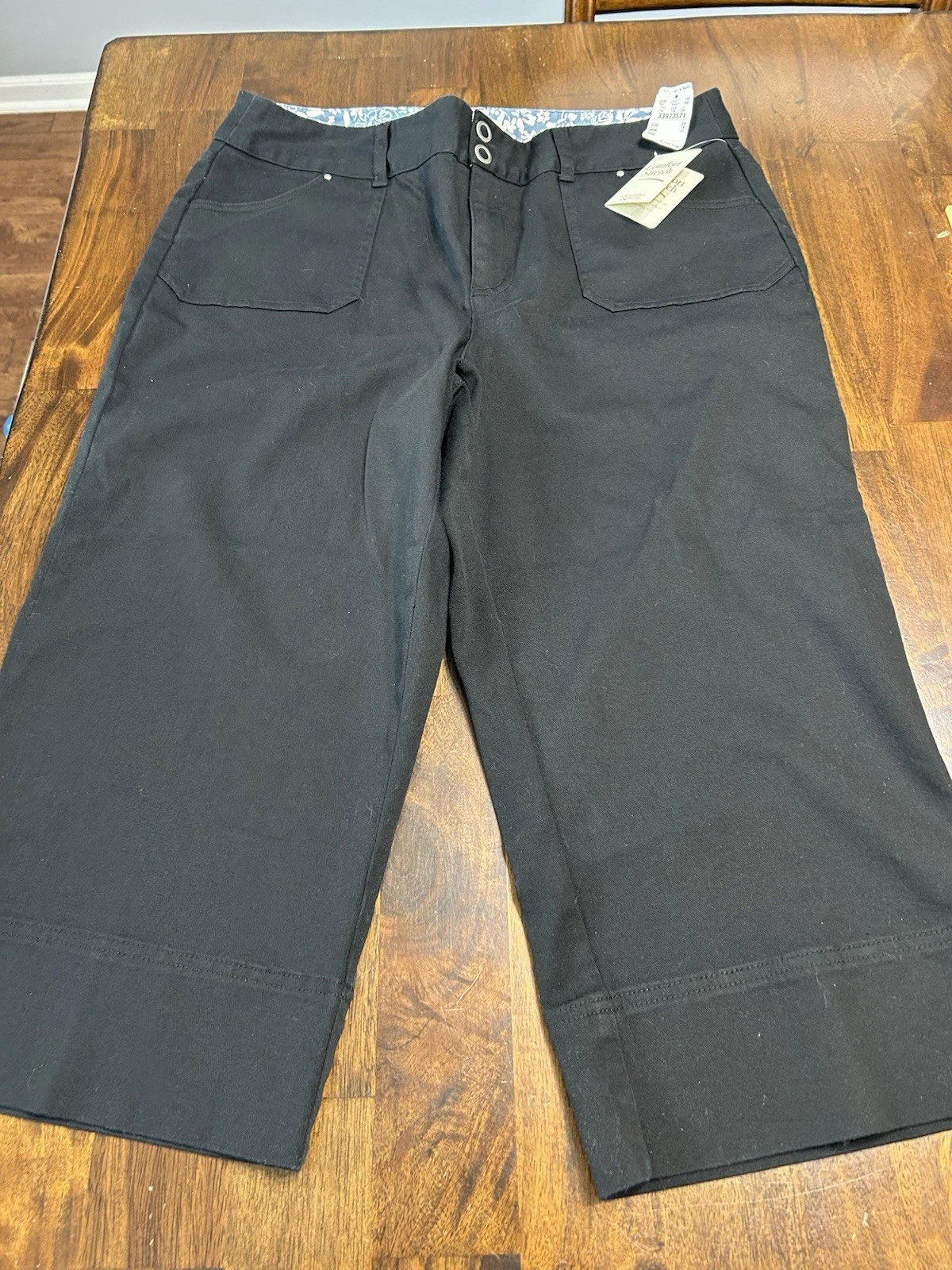 Christopher Banks Comfort Stretch Black Capris NWT Size 12