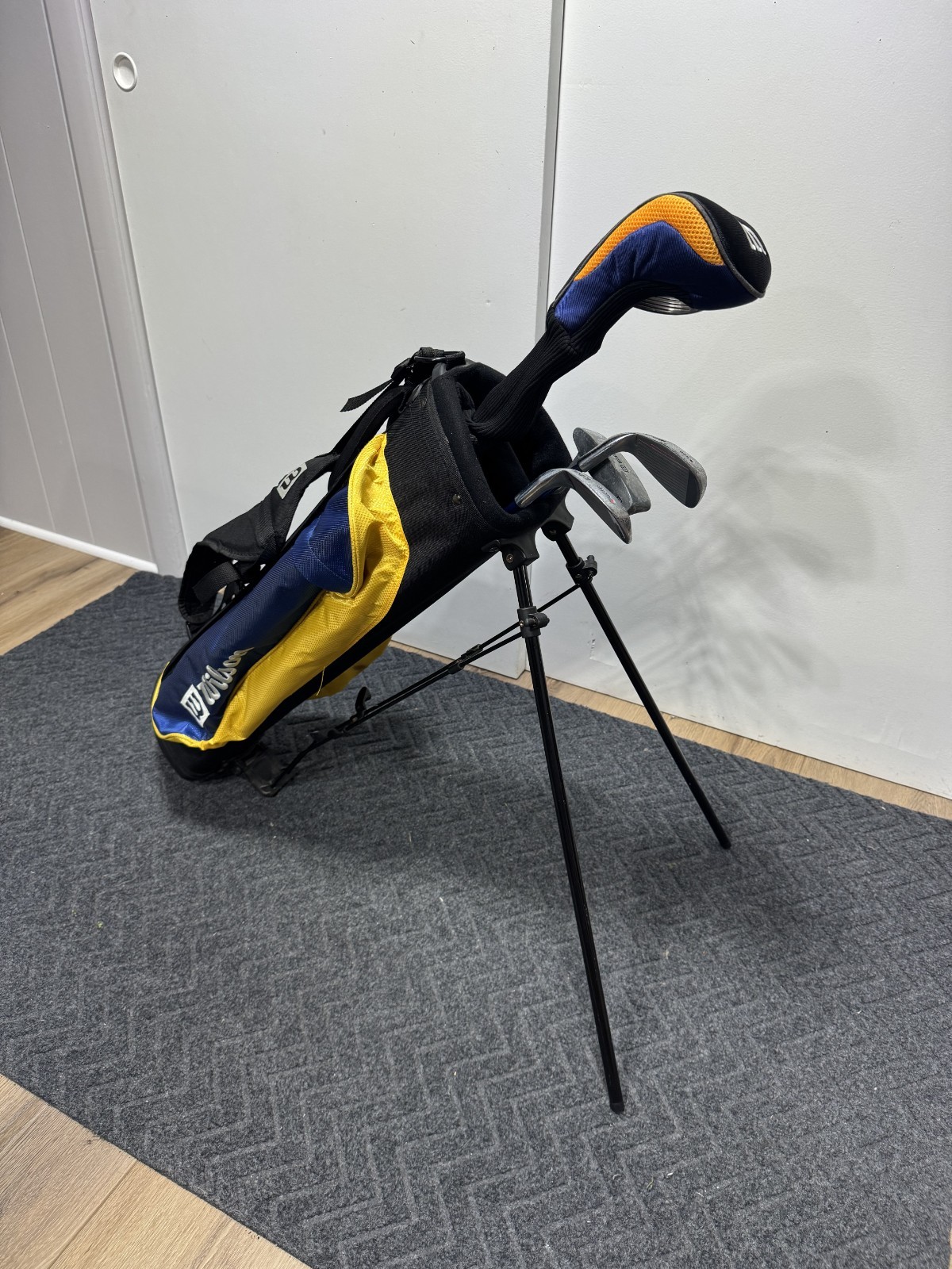 Set W/ Stand Bag - 5 Clubs - Rh - Driver = 39"