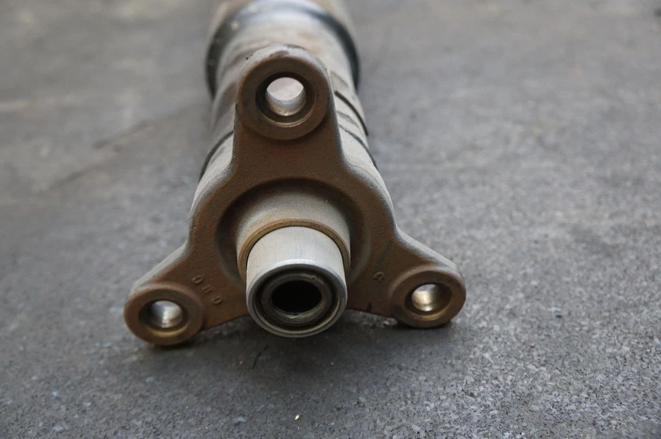 Eje de transmisión de hélice trasera tracción trasera 670008545 OEM Maserati Ghibli M157 2014-17+ Foto 3 de 4