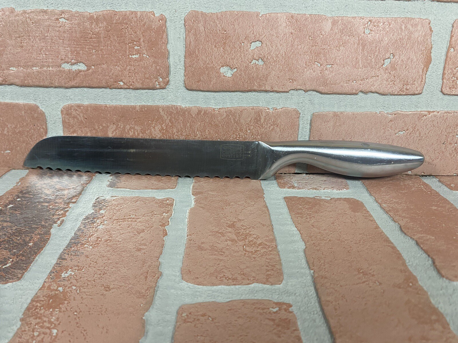 Chicago Cutlery Bread Knife 7.5” Hi Carbon Stainless Steel 2L10E Kitchen EUC