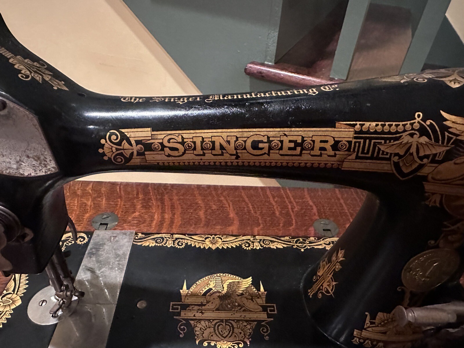 Working Antique Singer Sewing Machine Sphinx GSeries Treadle Base eBay