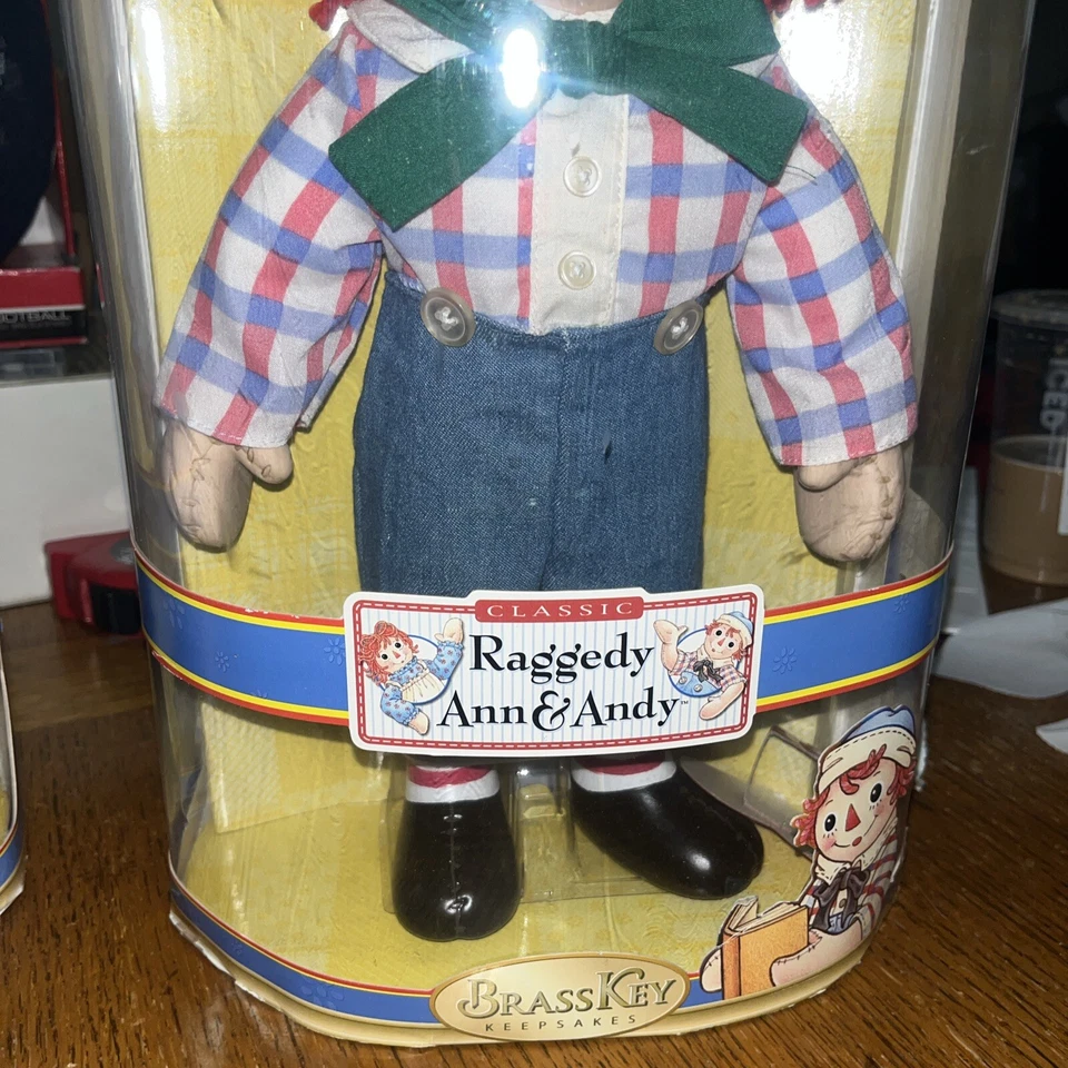 Классическая фарфоровая сувенирная кукла 2004 Raggedy Andy - Изображение 2 из 4